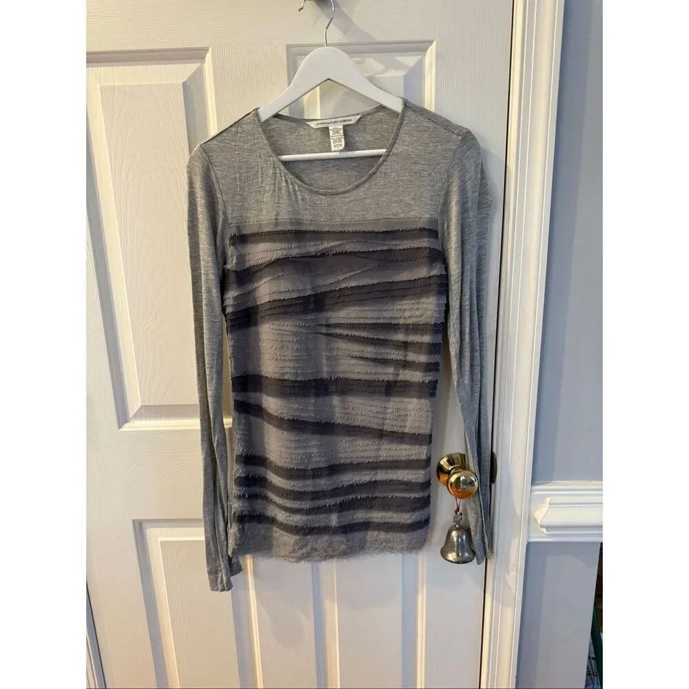 Diane Von Furstenberg Gray Rayon & Raw Silk  Striped T-Shirt sz L EUC